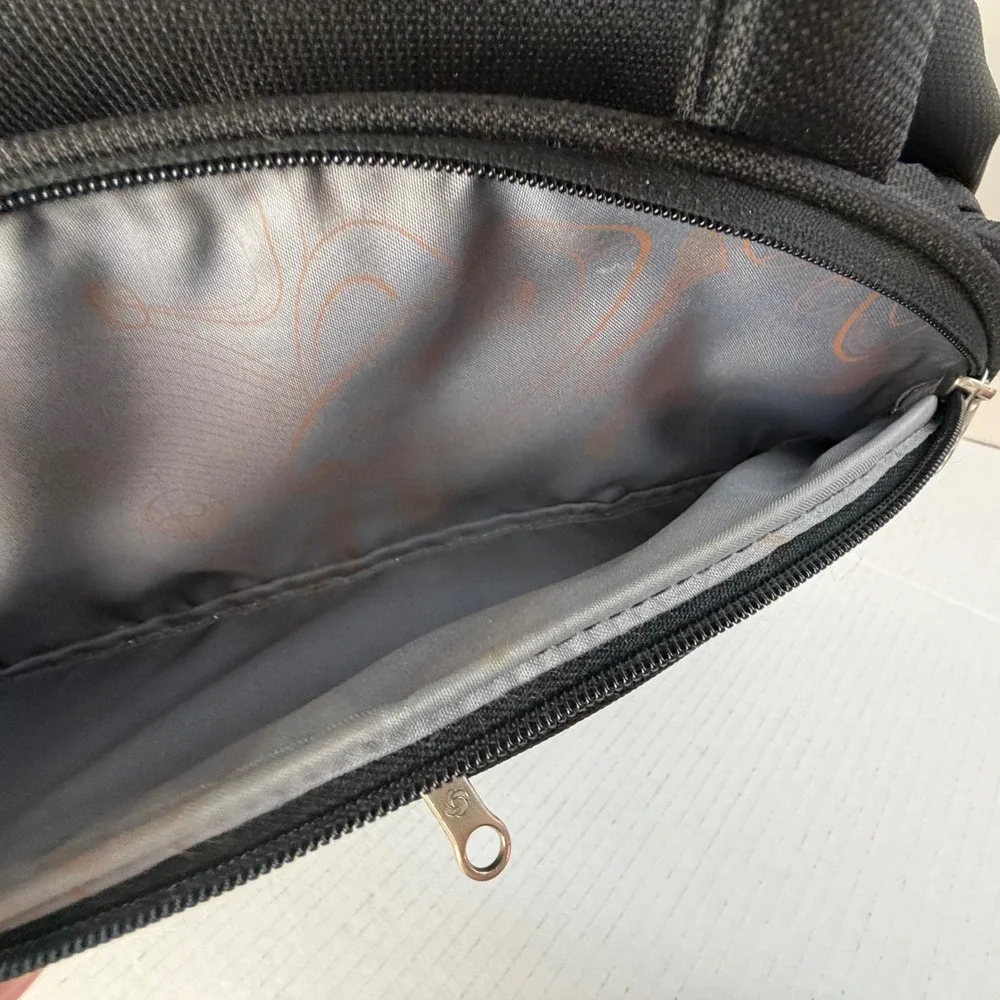 Samsonite Travel Boarding Bag Black Medium Size with Adjustable Strap